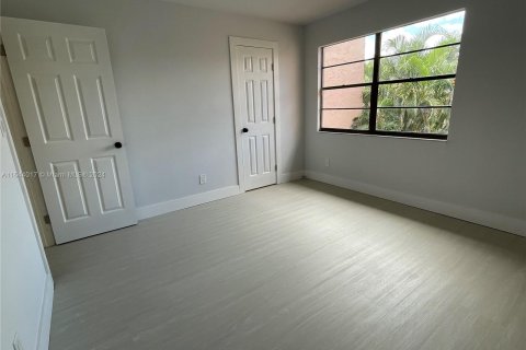 Touwnhouse à vendre à Davie, Floride: 2 chambres, 108.7 m2 № 1325792 - photo 18