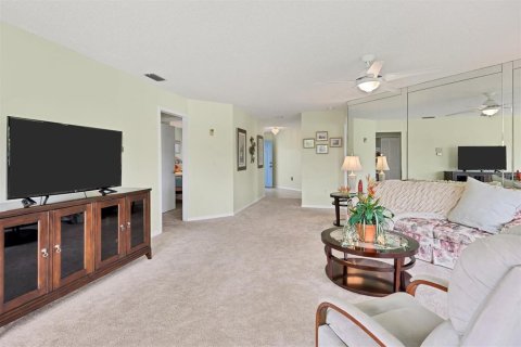 Condo in Bradenton, Florida, 2 bedrooms  № 1346728 - photo 14