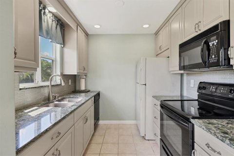 Copropriété à vendre à Bradenton, Floride: 2 chambres, 110.09 m2 № 1346728 - photo 17