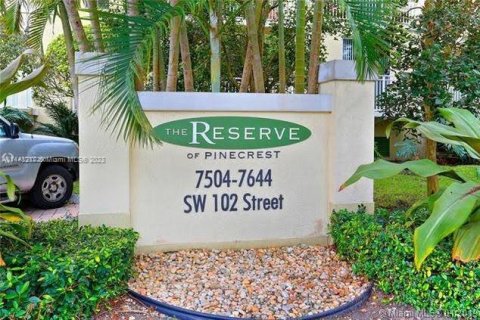Condominio en venta en Pinecrest, Florida, 4 dormitorios, 206.8 m2 № 703190 - foto 2