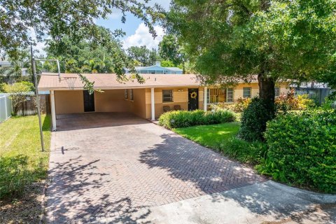 Casa en venta en Tampa, Florida, 3 dormitorios, 124.86 m2 № 1289926 - foto 2