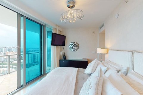 Condo in Sunny Isles Beach, Florida, 4 bedrooms  № 830110 - photo 4