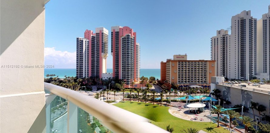 Condo in Sunny Isles Beach, Florida, 1 bedroom  № 940510