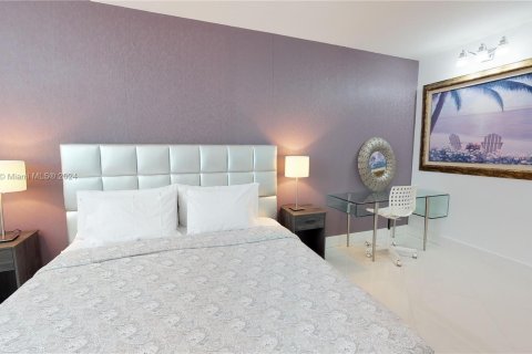 Condo in Sunny Isles Beach, Florida, 1 bedroom  № 940510 - photo 19