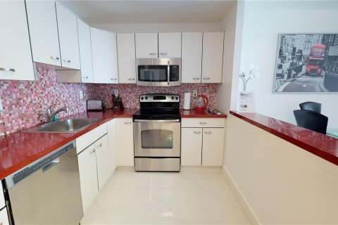 Condo in Sunny Isles Beach, Florida, 1 bedroom  № 940510 - photo 5