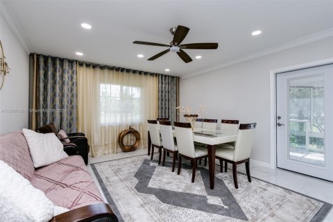 Casa en venta en Coral Springs, Florida, 2 dormitorios, 97.36 m2 № 924290 - foto 13