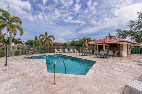 Casa en venta en Coral Springs, Florida, 2 dormitorios, 97.36 m2 № 924290 - foto 3