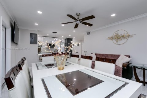 Casa en venta en Coral Springs, Florida, 2 dormitorios, 97.36 m2 № 924290 - foto 12