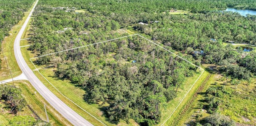 Terreno en North Port, Florida № 798336