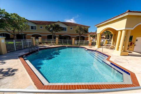 Touwnhouse à vendre à Stuart, Floride: 3 chambres, 142.14 m2 № 1160437 - photo 2