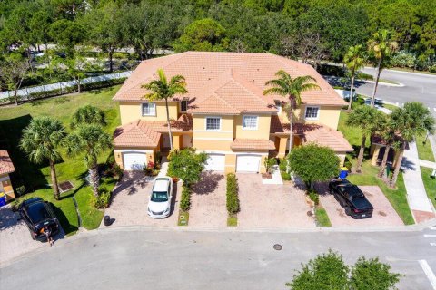 Townhouse in Stuart, Florida 3 bedrooms, 142.14 sq.m. № 1160437 - photo 13