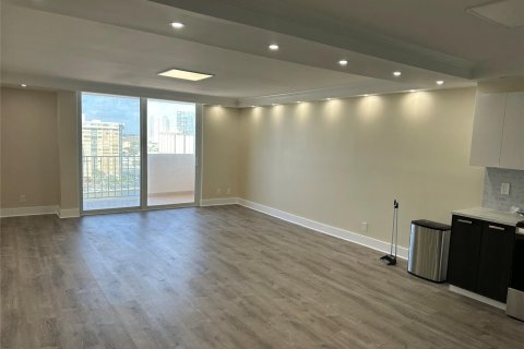 Copropriété à vendre à Hallandale Beach, Floride: 1 chambre, 120.77 m2 № 1182743 - photo 2