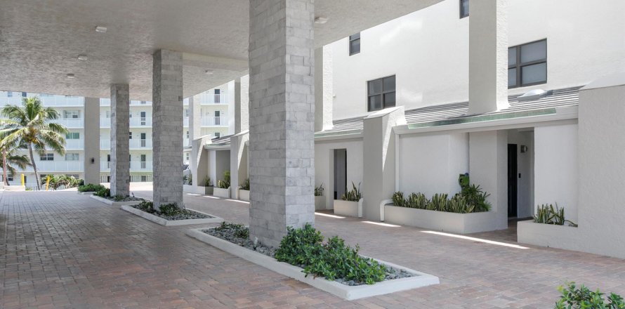 Condo à Highland Beach, Floride, 3 chambres  № 1182636