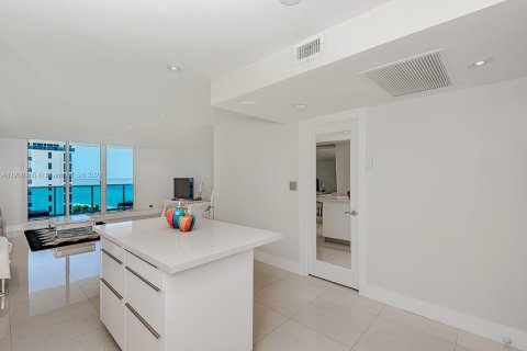 Copropriété à louer à Miami Beach, Floride: 55.74 m2 № 23871 - photo 15