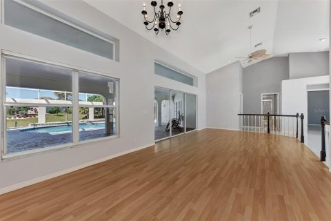 Villa ou maison à vendre à Punta Gorda, Floride: 4 chambres, 312.99 m2 № 1130136 - photo 10