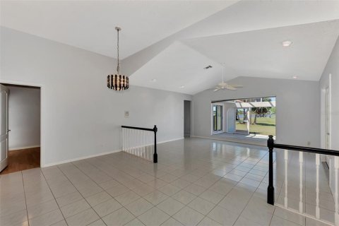 Villa ou maison à vendre à Punta Gorda, Floride: 4 chambres, 312.99 m2 № 1130136 - photo 14