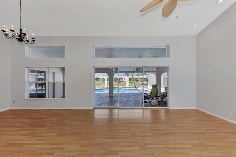 Villa ou maison à vendre à Punta Gorda, Floride: 4 chambres, 312.99 m2 № 1130136 - photo 9