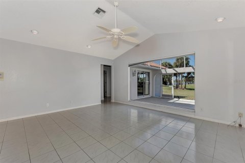 Villa ou maison à vendre à Punta Gorda, Floride: 4 chambres, 312.99 m2 № 1130136 - photo 16