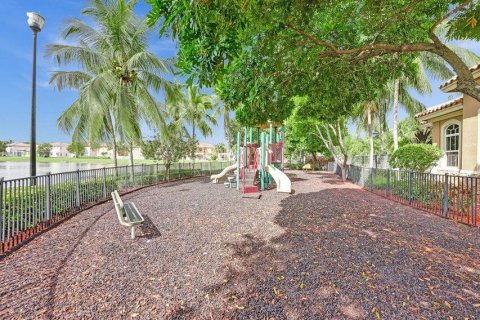 Casa en venta en West Palm Beach, Florida, 4 dormitorios, 214.42 m2 № 1081388 - foto 4