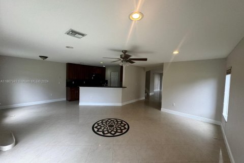 House in Miramar, Florida 4 bedrooms, 249.35 sq.m. № 1381915 - photo 5