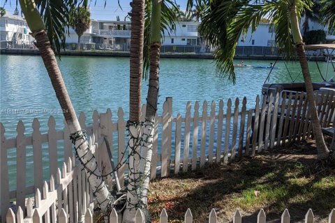 Купить коммерческую недвижимость в Майами-Бич, Флорида 187.29м2, № 1236641 - фото 25