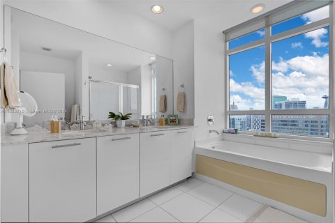 Condominio en venta en Miami, Florida, 2 dormitorios, 118.73 m2 № 1428091 - foto 24