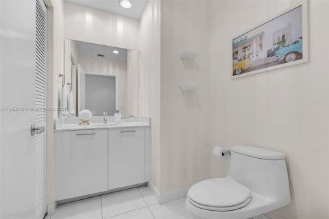 Condominio en venta en Miami, Florida, 2 dormitorios, 118.73 m2 № 1428091 - foto 30