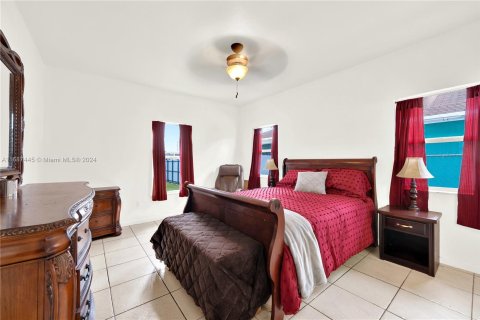 House in Miami, Florida 3 bedrooms, 127.93 sq.m. № 1428068 - photo 18