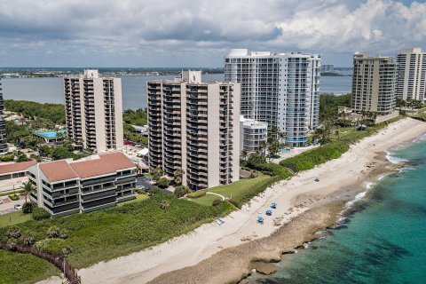 Condo in Riviera Beach, Florida, 2 bedrooms  № 1152092 - photo 2