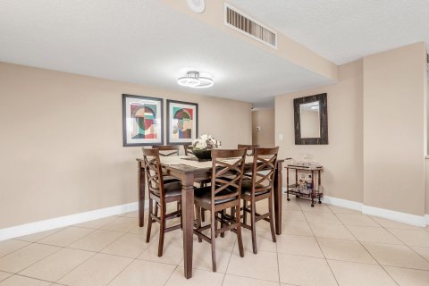 Condo in Riviera Beach, Florida, 2 bedrooms  № 1152092 - photo 30