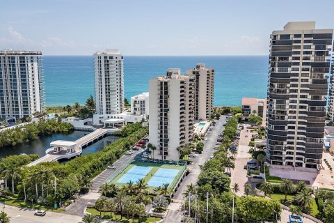 Condo in Riviera Beach, Florida, 2 bedrooms  № 1152092 - photo 5