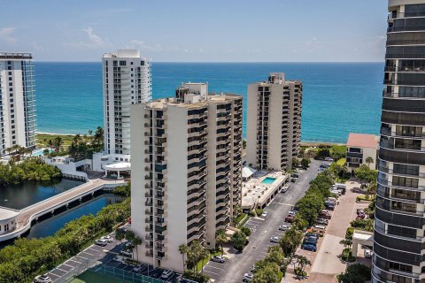 Condo in Riviera Beach, Florida, 2 bedrooms  № 1152092 - photo 7