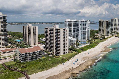 Condo in Riviera Beach, Florida, 2 bedrooms  № 1152092 - photo 1