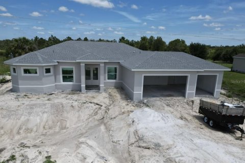 Villa ou maison à vendre à Punta Gorda, Floride: 4 chambres, 223.62 m2 № 483987 - photo 1