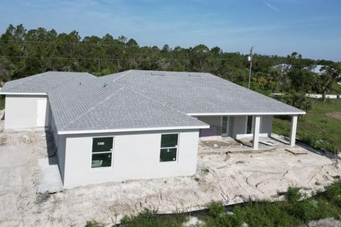 Villa ou maison à vendre à Punta Gorda, Floride: 4 chambres, 223.62 m2 № 483987 - photo 3