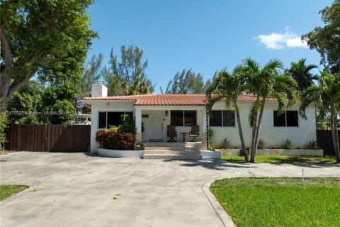 Casa en venta en Biscayne Park, Florida, 6 dormitorios, 158.49 m2 № 1127570 - foto 3