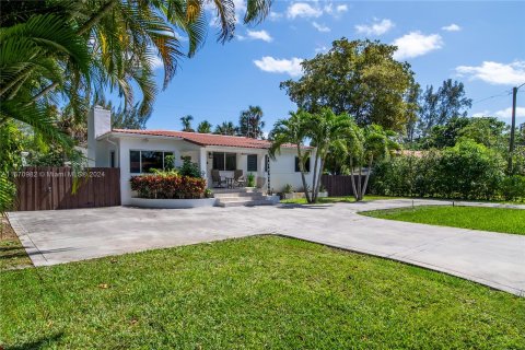 Casa en venta en Biscayne Park, Florida, 6 dormitorios, 158.49 m2 № 1127570 - foto 6