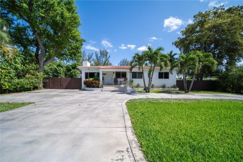 Casa en venta en Biscayne Park, Florida, 6 dormitorios, 158.49 m2 № 1127570 - foto 4