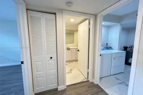 Condominio en venta en Sunrise, Florida, 2 dormitorios, 130.43 m2 № 1127571 - foto 13
