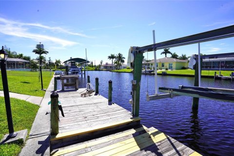 Villa ou maison à vendre à Port Charlotte, Floride: 3 chambres, 179.58 m2 № 1340073 - photo 12