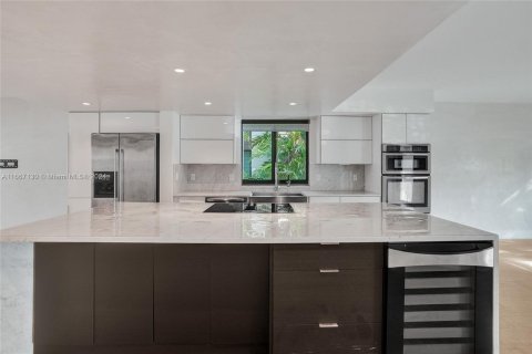 Townhouse in North Miami Beach, Florida 3 bedrooms, 147.71 sq.m. № 1381734 - photo 8