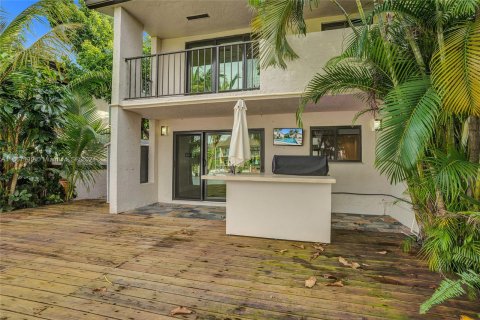 Townhouse in North Miami Beach, Florida 3 bedrooms, 147.71 sq.m. № 1381734 - photo 24