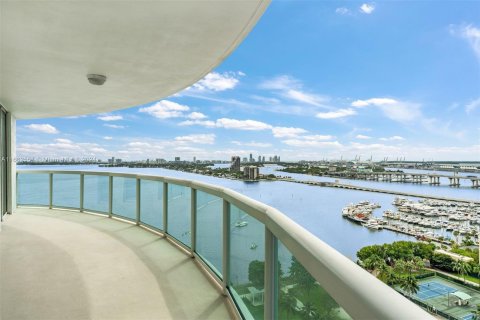 Condominio en venta en Miami, Florida, 3 dormitorios, 203.36 m2 № 1381648 - foto 24