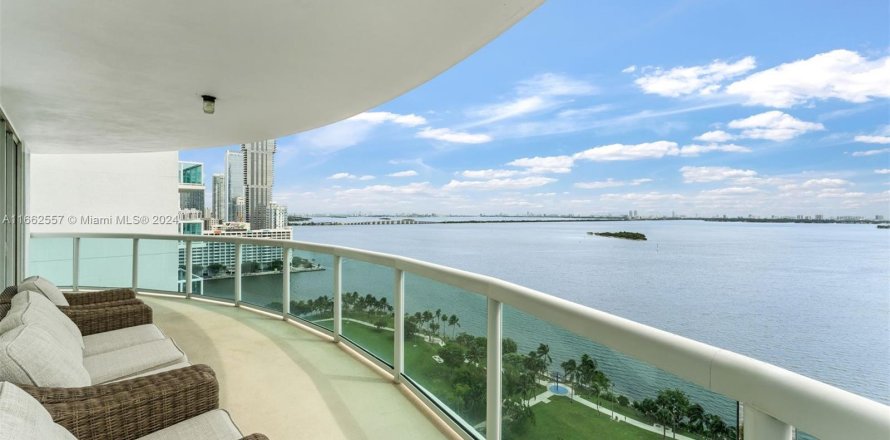 Condo à Miami, Floride, 3 chambres  № 1381648