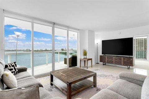 Condominio en venta en Miami, Florida, 3 dormitorios, 203.36 m2 № 1381648 - foto 3