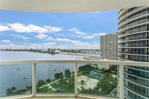 Condominio en venta en Miami, Florida, 3 dormitorios, 203.36 m2 № 1381648 - foto 29