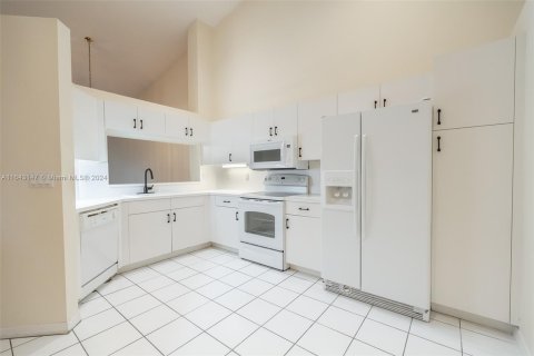 Villa ou maison à vendre à Tamarac, Floride: 2 chambres, 131.55 m2 № 1332585 - photo 12