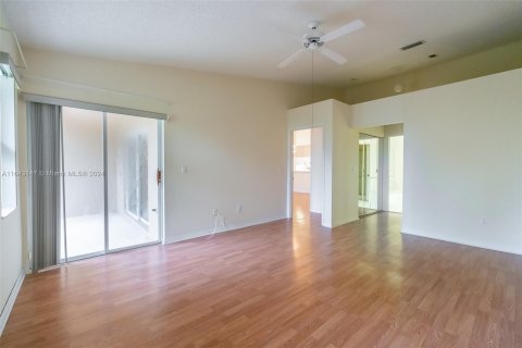 Villa ou maison à vendre à Tamarac, Floride: 2 chambres, 131.55 m2 № 1332585 - photo 16