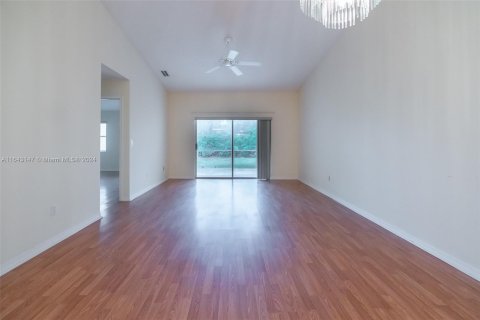 Villa ou maison à vendre à Tamarac, Floride: 2 chambres, 131.55 m2 № 1332585 - photo 8