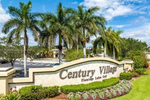 Condominio en venta en Pembroke Pines, Florida, 2 dormitorios, 93.09 m2 № 1332584 - foto 1